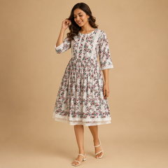 Women's Off White Geometric Printed Cotton Kurti with Lace Detail